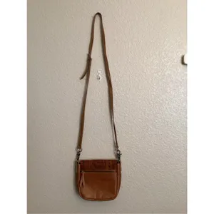 Montana West USA Trinity Ranch Western-Style Floral Tooled Crossbody Saddle Bag thumbnail 5