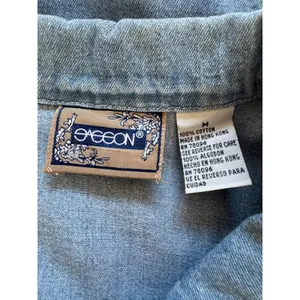 Vintage ‘80s Sasson Floral Cotton & Denim Button Front Short Sleeve Crop Top thumbnail 9