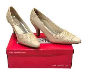 Silver Slipper Pumps Size 7M Beige Pearl Embellished Kitten Heels thumbnail 1