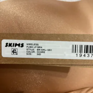 SKIMS Wireless Push Up Bra 36D thumbnail 5