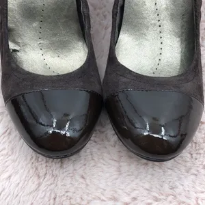 Naturalizer brown suede rounded toe heels thumbnail 5