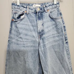Zara High Rise 90s Jeans thumbnail 2