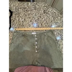 We‎ The Free People Green Button Fly Cord Barrel Leg Pants Size 33 thumbnail 6