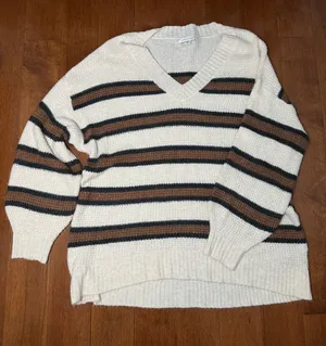 American Eagle Outfitters Sweater thumbnail 1