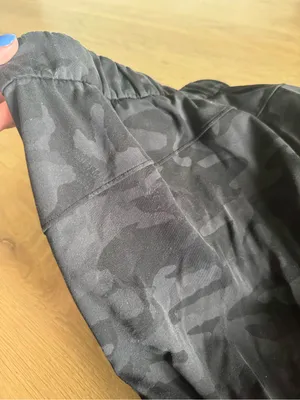 Lululemon On the Fly Jogger Heritage Camo Deep Coal size 6 thumbnail 7