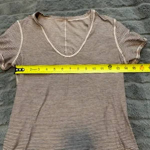 Lululemon Striped V Neck Tee Pima Cotton Black Cream Short Sleeve thumbnail 7