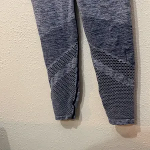 Pink seamless leggings size M thumbnail 2