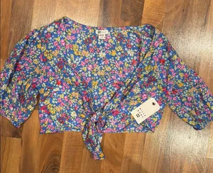 Floral billabong crop‎ top women’s size small NWT thumbnail 1