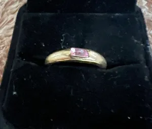 Women’s Gorgeous Gold Plated Ring Size 7 thumbnail 1
