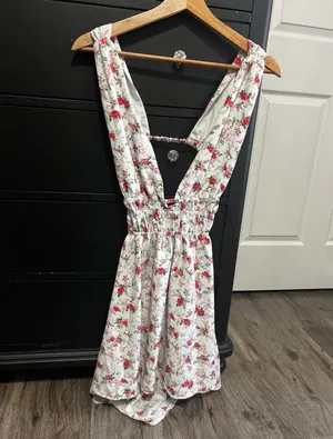 White floral dress Size M thumbnail 3