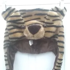 FINAL MARKDOWN Fun and funky tiger hat thumbnail 2