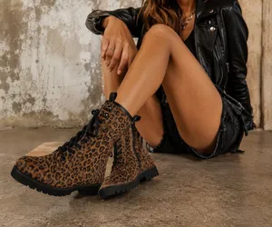 NEW Donald Pliner Ease Leopard Combat Boots Lug Sole Lace Up Size 8M thumbnail 1