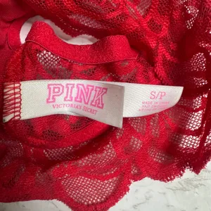 PINK Victoria's Secret Bralette Women's Floral Lace V-Neck Red Small‎ thumbnail 4