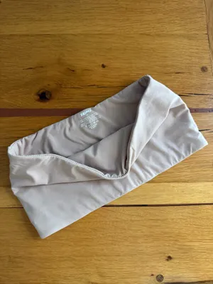 SKIMS nude strapless bra XS thumbnail 3