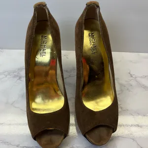 Michael Kors Brown Suede Peep Toe Pumps Heels 8M Gold Insole Wood Heel thumbnail 2