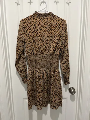 Size small knee length long sleeve dress thumbnail 3