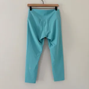 Lululemon Wunder Train HR Crop 23 High Rise Everlux Leggings Size 12 thumbnail 3