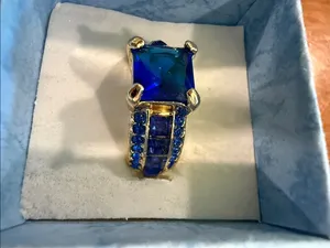 Vintage Gold-Tone Ring with Royal Blue Gemstone Accents Size 7.5 thumbnail 3