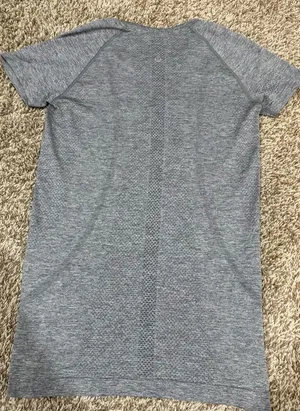 Gray Lululemon swiftly tech thumbnail 3