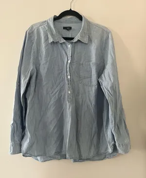 Gap 100% Cotton Chambray Denim Button Up Top XXL Light wash Western Cowgirl thumbnail 1