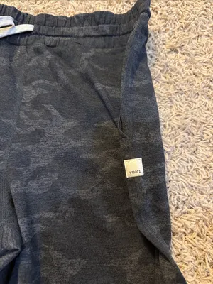 Vuori Performance Jogger Size Small in Black Camo thumbnail 4
