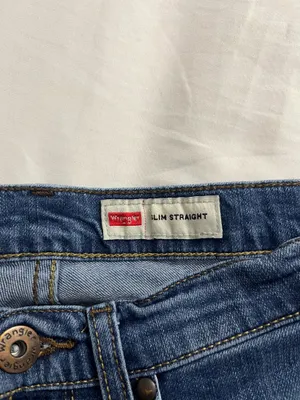 Wrangler Slim Straight Jeans thumbnail 3