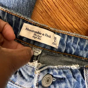 Abercrombie & Fitch Dad High Rise Distressed Blue Jeans Curve Love thumbnail 7