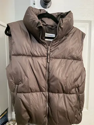 Old Navy Puffer Vest thumbnail 1