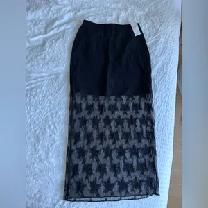 NWT Abercrombie Lace Midi Skirt thumbnail 4