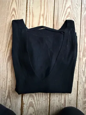 lululemon long-sleeve sweater size 4/6 no size dot thumbnail 4