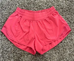 Lululemon Shorts Hotty Hot 2.5" Low-Rise thumbnail 1