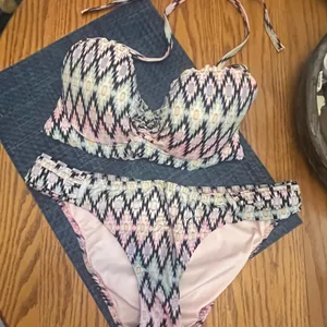 Victoria’s Secret THE KNOCKOUT Bikini Set thumbnail 3
