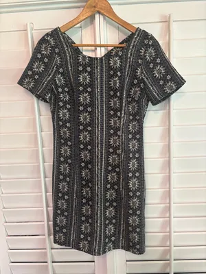 Hollister Black And Gray‎ Floral Dress Size Small thumbnail 1