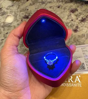 Authentic Mossanite ring (comes with certificate) thumbnail 1