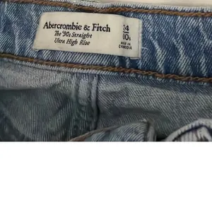 Abercrombie & Fitch 90's Straight Ultra High Rise Denim Blue Jeans Size 24 | 00 thumbnail 3