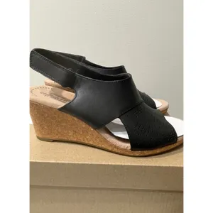 Clarks Lafley Joy Black Leather Perforated Wedge Sandals 8.5M 45421‎ New thumbnail 3