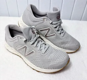 New Balance Gray Running Shoes Size 7.5‎ thumbnail 1
