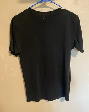 Gildan Black Shirt g thumbnail 1