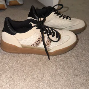 Cream shoes Tan Size 6.5 thumbnail 2
