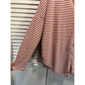 Rue 21 Salmon Pink/White Striped‎ Long Sleeve Sweater Button Up Size M V Neck thumbnail 4