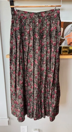 Vintage Susan Bristol Floral Pleated Maxi Skirt in Olive and Berry Size 8 thumbnail 1