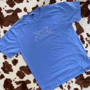 Wyoming Embroidered Blue Tee M Western Cottagecore Graphic Shirt thumbnail 2