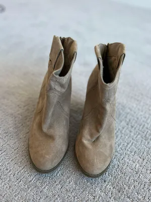 Cowgirl Boots Short thumbnail 1