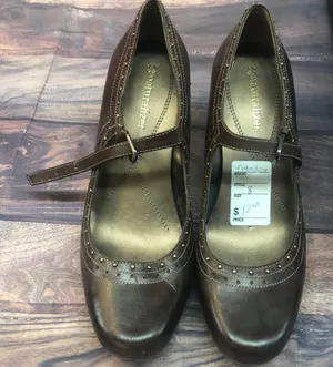 Naturalizer sz 8 brown shoes thumbnail 1