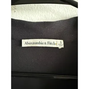 Abercrombie & Fitch Womens Black Ribbed Short Sleeve Polo V-Neck Top Small 4109 thumbnail 3