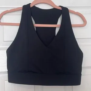 black sports bra with pocket thumbnail 1