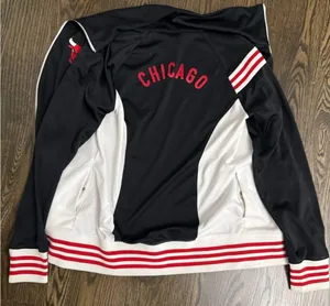 Chicago Bulls Light Jacket Size M thumbnail 2