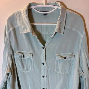 Torrid Taylor Classic Twill Camp‎ Shirt Mint Green Size 2 thumbnail 3