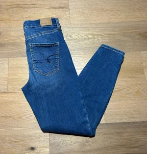 American Eagle Size 2 short curvy fit jegging thumbnail 3