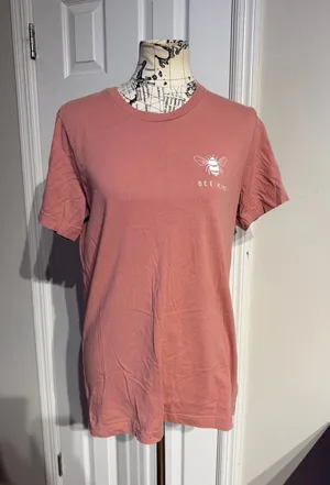 Bee Kind Dusty Rose Graphic Tee cotton t-shirt graphic BEE KIND sz M minimalist thumbnail 1